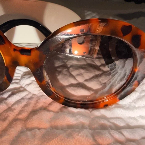 Prada Minimal Baroque Women's Tortoise and Red Swirl Sunglasses - Picture 5 of 15